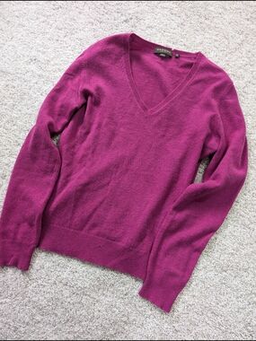 Cashmere V-Neck REPEAT Sweater